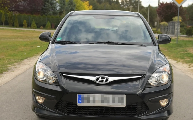 Hyundai I30 cena 22900 przebieg: 204000, rok produkcji 2010 z Ujście małe 704